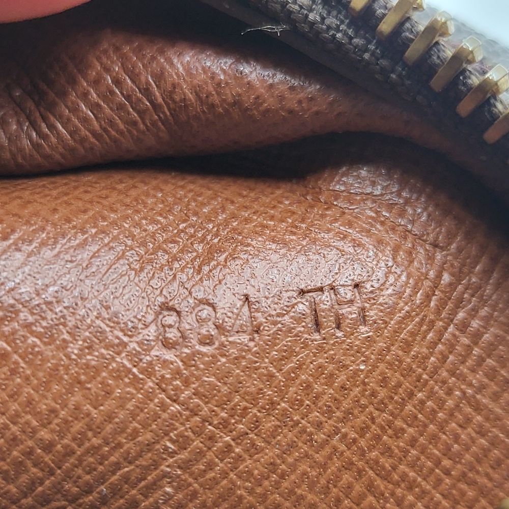LOUIS VUITTON Monogram Nile Shoulder Bag..Authentic..!! - Picture 10 of 15
